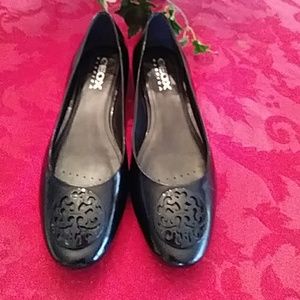 Geox Respira waterproof black patent  flats sz 9
